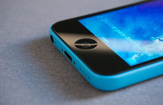 El FBI no descubrió nuevos datos en el iPhone desbloqueado, pero encontró algunas pistas sobre el caso