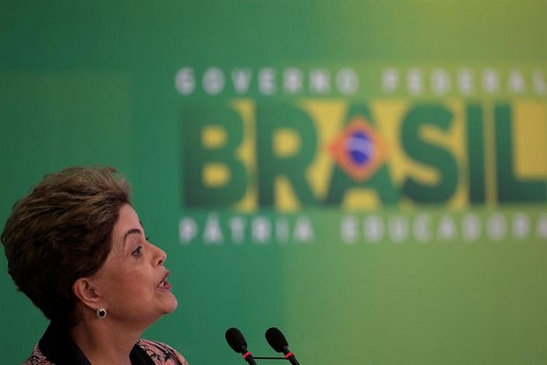 Fiscalía acusa de corrupción a 20 empresarios y políticos cercanos a Rousseff