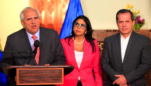 Se quedaron con los crespos hechos: La MUD no acudió al diálogo en República Dominicana