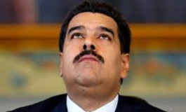 Maduro rogando: "Le pido a Dios tener buenas relaciones con EE.UU"