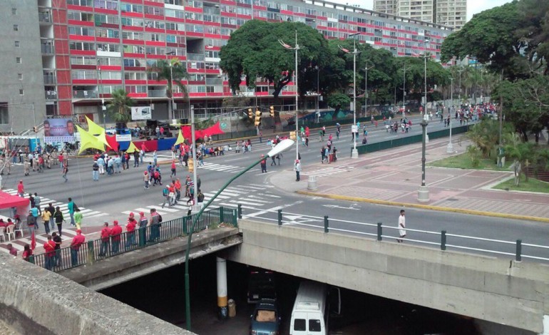 Ante la pérdida de apoyo popular, Maduro obliga a los empleados públicos a marchar sin pretextos