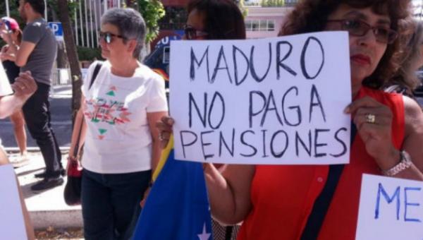 Maduro deja a 4.000 venezolanos en España en «situación de mendicidad» por no pagar pensiones