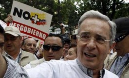 Uribe llama a gran pacto nacional tras triunfo del NO