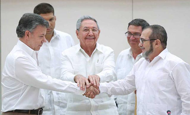 Santos pretende hacer borrón y cuenta nueva: Pide a EU y EE.UU dejar de calificar a las FARC de terroristas