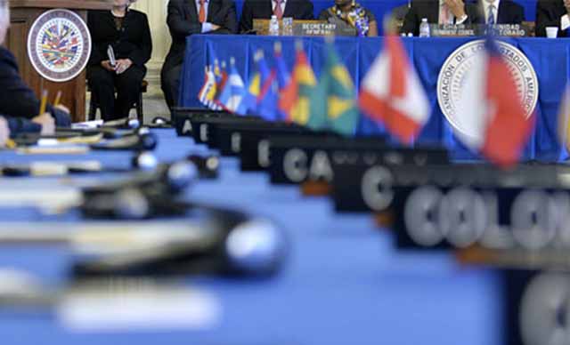 Asamblea de la OEA se convierte en un campo de batalla por Venezuela