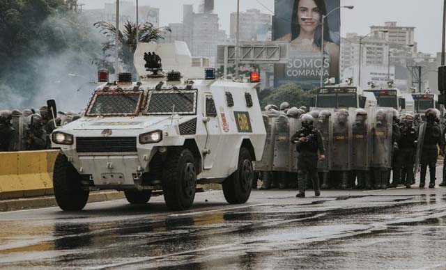 Capriles denuncia que ‘mano del Gobierno’ está detrás de violencia en marchas