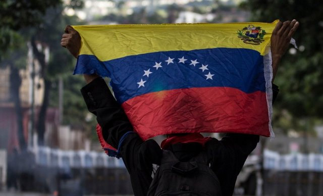 Oposición venezolana estima en un 92% respaldo a huelga contra Maduro