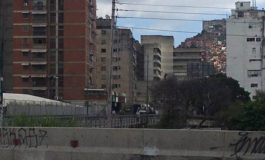 Cual malandros GNB derríba portón en hotel de El Paraíso