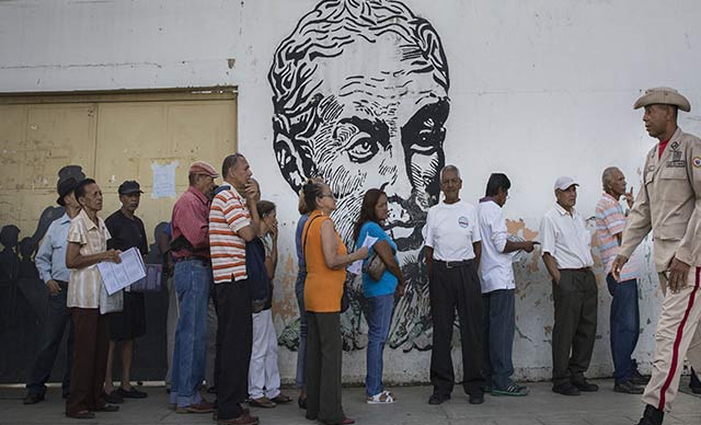 Chavismo acelera pacto con opositores para impedir que Diosdado presida la ANC