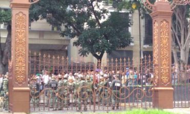 Terroristas oficialistas asedian la sede de la Asamblea Nacional